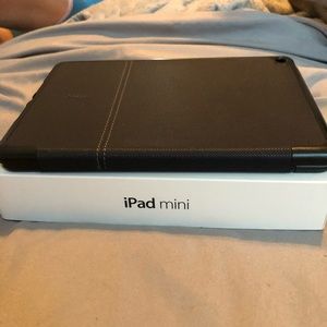ipad Mini 4 (Grey, 16gb) with keyboard case (sold)